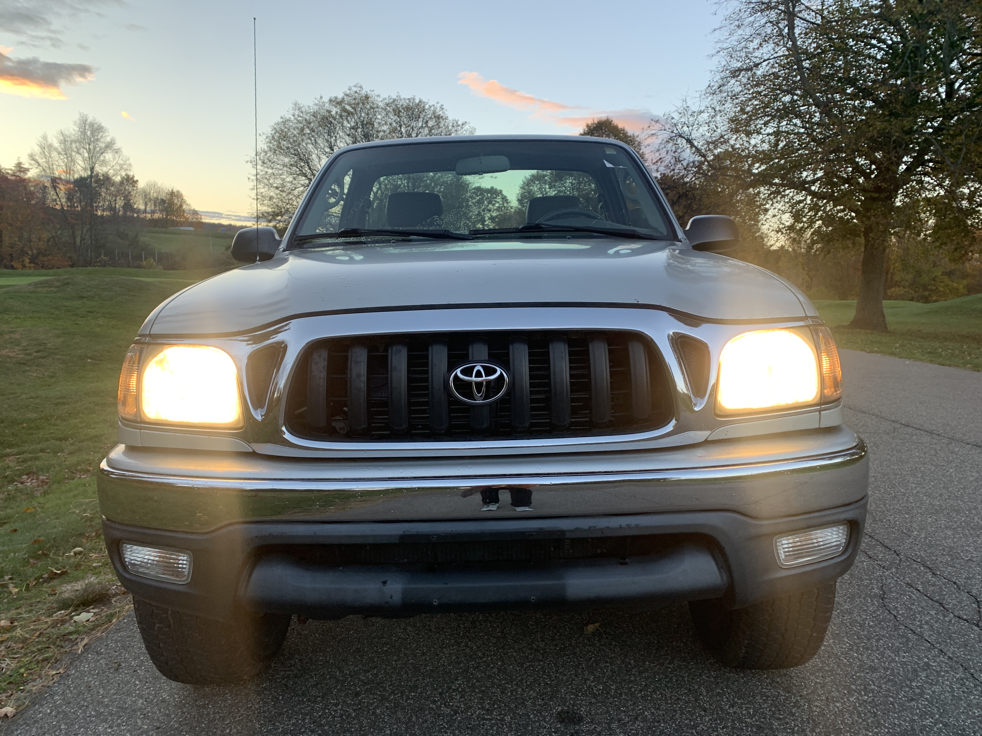 2004 Toyota Tacoma SR5 4x4 Pickup — photo 19